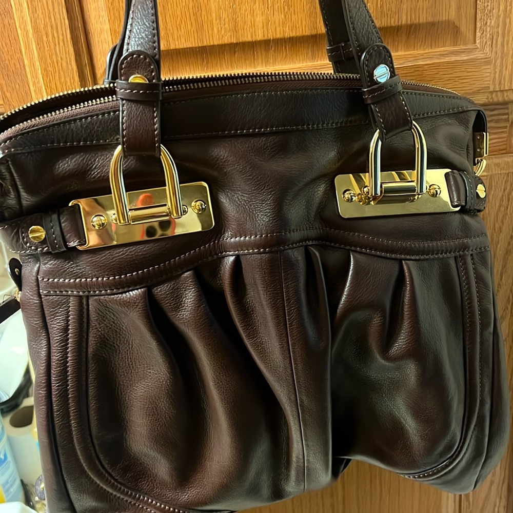 B. Makowsky handbag